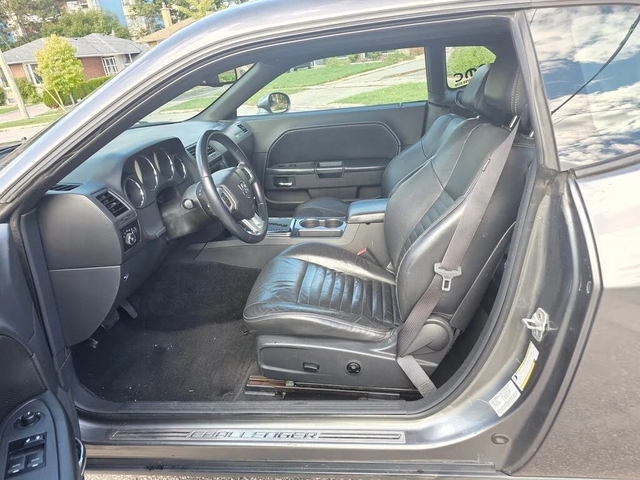 Dodge Challenger SXT Plus RWD - автомобили, коли, обяви за нови и употребявани 9