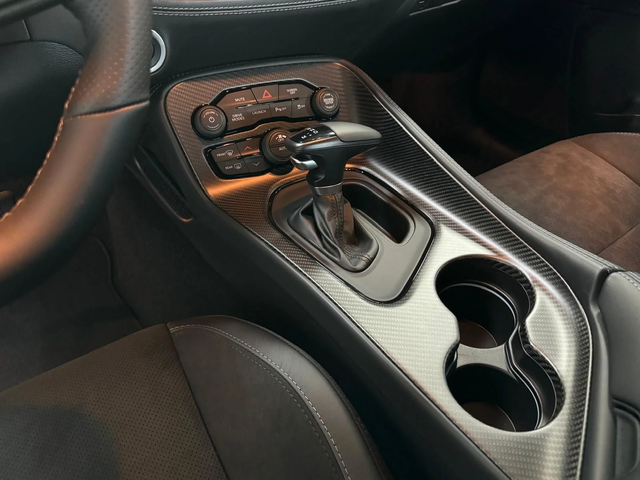 Dodge Challenger 6.4L R/T - автомобили, коли, обяви за нови и употребявани 9