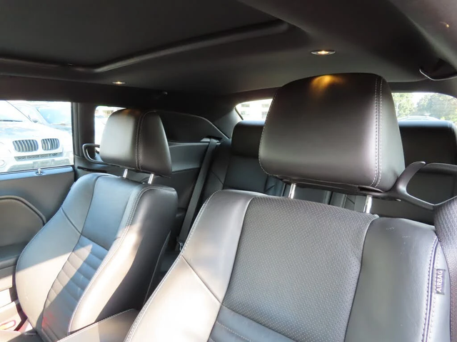 Dodge Challenger R/T* Classic* RWD* АвтоКредит* (ЦЕНА ДО БГ) - автомобили, коли, обяви за нови и употребявани 10