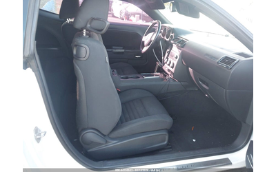 dodge-challenger-5-7l-v-8-vvt-372hp-rear-wheel-drive - 4