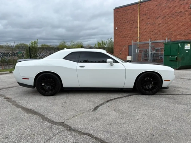 Dodge Challenger SXT * * PREMIUM PACKAGE* * - автомобили, коли, обяви за нови и употребявани 5