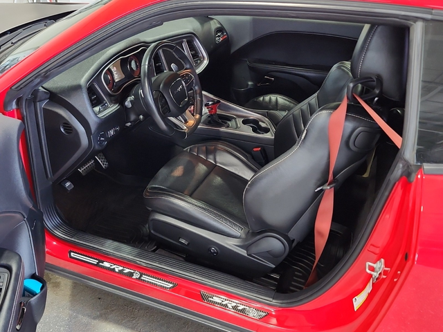 Dodge Challenger 6.2L 8cyl Rear Wheel Drive - автомобили, коли, обяви за нови и употребявани 4