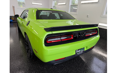 dodge-challenger-6-2l-8cyl-rwd - 3