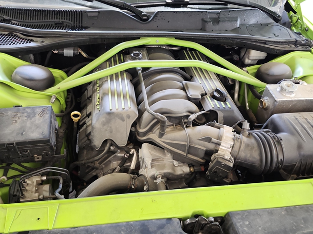 Dodge Challenger 6.4L 8cyl Rear Wheel Drive - автомобили, коли, обяви за нови и употребявани 16