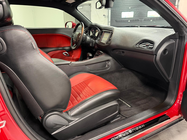 Dodge Challenger 6.4L 8cyl RWD - автомобили, коли, обяви за нови и употребявани 13