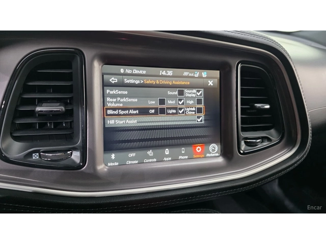 Dodge Challenger R/T Scat Pack 6.4 - автомобили, коли, обяви за нови и употребявани 13