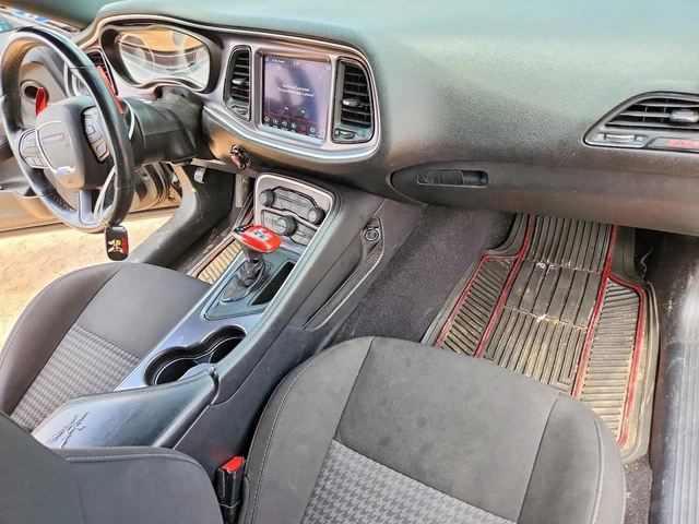 Dodge Challenger R* 6.4* V8* - автомобили, коли, обяви за нови и употребявани 6