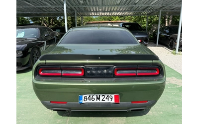 dodge-challenger - 4