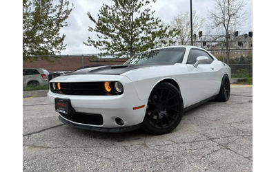 dodge-challenger-sxt-premium-leather-roof-camera-navigation-we-fina-rear-wheel-drive - 0