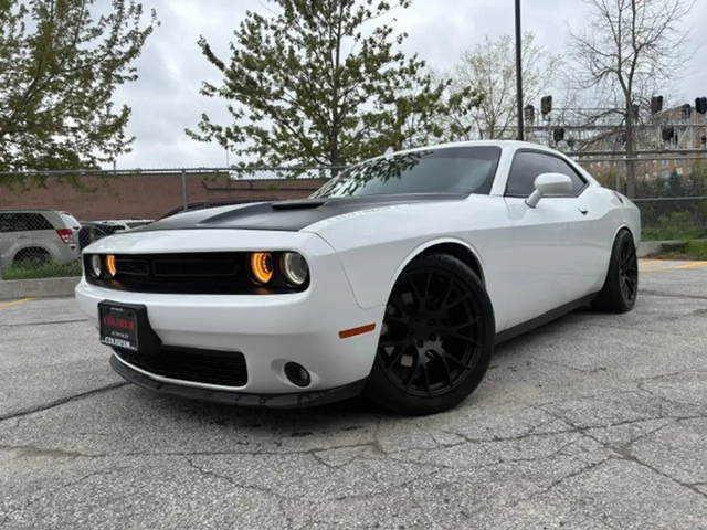 Dodge Challenger SXT PREMIUM-LEATHER-ROOF-CAMERA-NAVIGATION-WE FINA Rear Wheel Drive - автомобили, коли, обяви за нови и употребявани 0