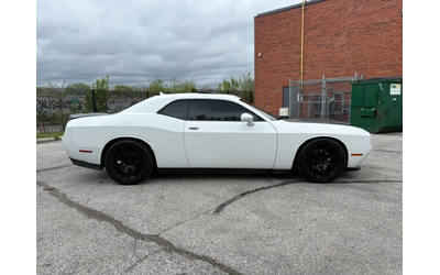 dodge-challenger-sxt-premium-leather-roof-camera-navigation-we-fina-rear-wheel-drive - 5