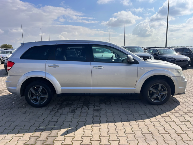 Dodge Journey 2.4i AVTOMAT/NAVI/KAMERA EURO 5 - автомобили, коли, обяви за нови и употребявани 4
