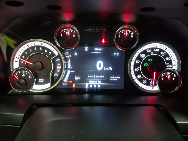 Dodge RAM 1500 * SPORT CREW CAB SHORT BED * CARFAX * ЦЕНА ДО БГ - автомобили, коли, обяви за нови и употребявани 12