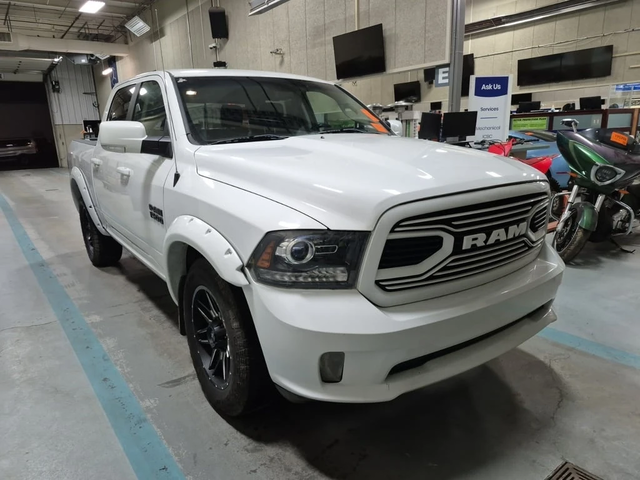 Dodge RAM 1500 * SPORT CREW CAB SHORT BED * CARFAX * ЦЕНА ДО БГ - автомобили, коли, обяви за нови и употребявани 1