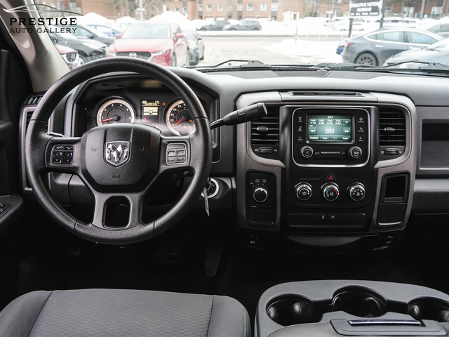 Dodge RAM 1500 2017* 4WD Crew Cab 140.5" Express* V8 HEMI - автомобили, коли, обяви за нови и употребявани 6