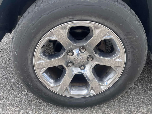 Dodge RAM 1500 * Laramie * ОБДУХВАНЕ * КОМПЛЕКТ ГУМИ - автомобили, коли, обяви за нови и употребявани 10