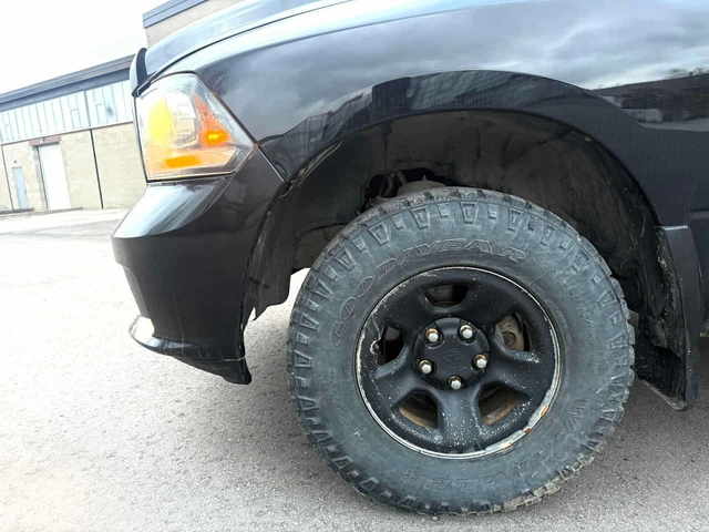 Dodge RAM 1500 * Sport * CARFAX * 5.7 HEMI - автомобили, коли, обяви за нови и употребявани 6