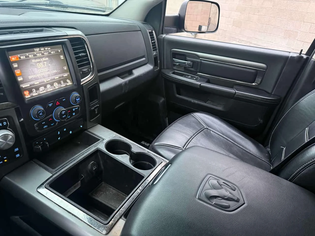 Dodge RAM 1500 * Sport * CARFAX * 5.7 HEMI - автомобили, коли, обяви за нови и употребявани 8