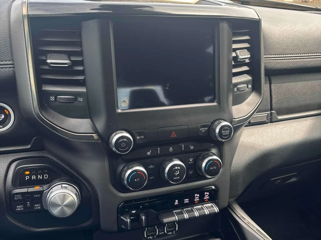 Dodge RAM 1500 Sport /BLACK GRILL / CAMERA/КЛИП НА МОТОРА - автомобили, коли, обяви за нови и употребявани 8