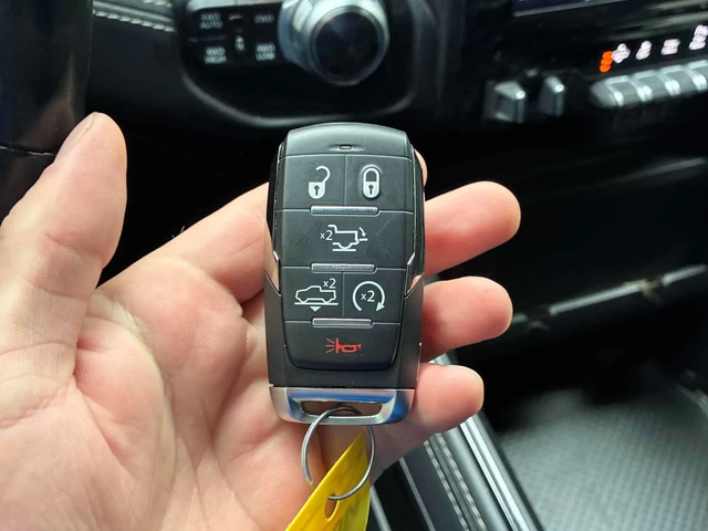 Dodge RAM Limited / КЛИП НА МОТОРА / ВЪЗДУХ - автомобили, коли, обяви за нови и употребявани 15