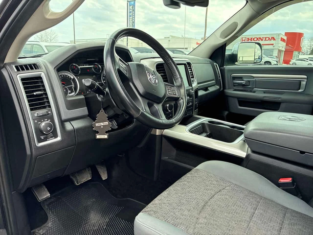 Dodge RAM * Big Horn * PANO* KEYLESS* ПОДГРЕВ* - автомобили, коли, обяви за нови и употребявани 4