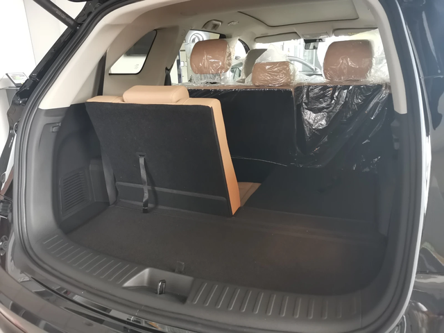 DONGFENG E5 - автомобили, коли, обяви за нови и употребявани 6