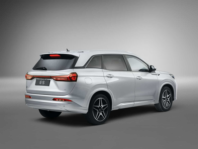 DONGFENG E5 Plug-in хибрид - автомобили, коли, обяви за нови и употребявани 1