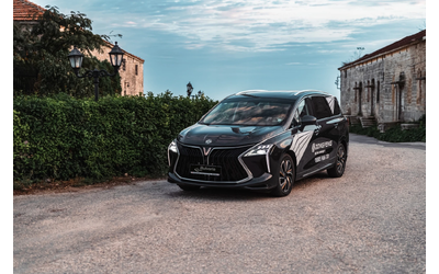 dongfeng-m4-yacht - 0