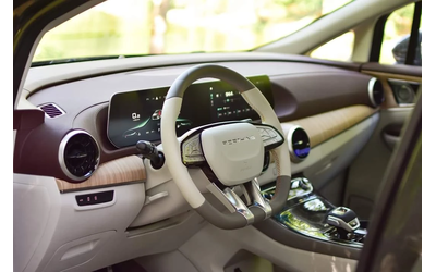 dongfeng-m4-yacht - 3