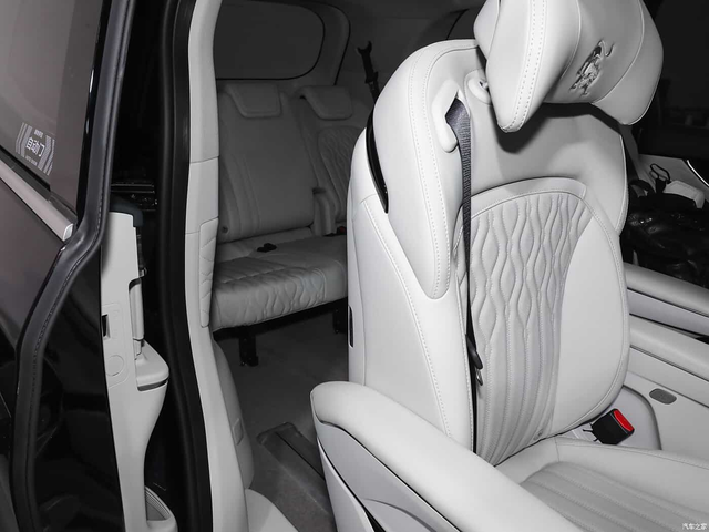 DONGFENG V9 HEV, 2026 г., 1 км, 195 к.с. - автомобили, коли, обяви за нови и употребявани 4