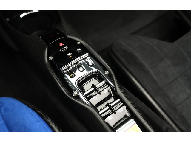 FERRARI 
296 
296 GTS TAILOR MADE - автомобили, коли, обяви за нови и употребявани 12