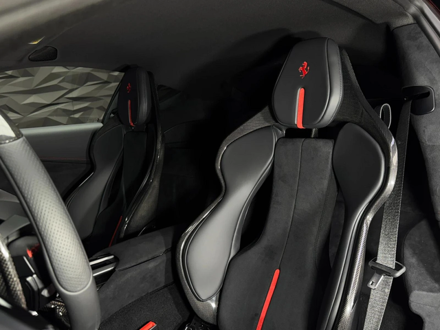 Ferrari 812 Superfast 12 CILINDRI Rosso Corsa CARBON - автомобили, коли, обяви за нови и употребявани 7