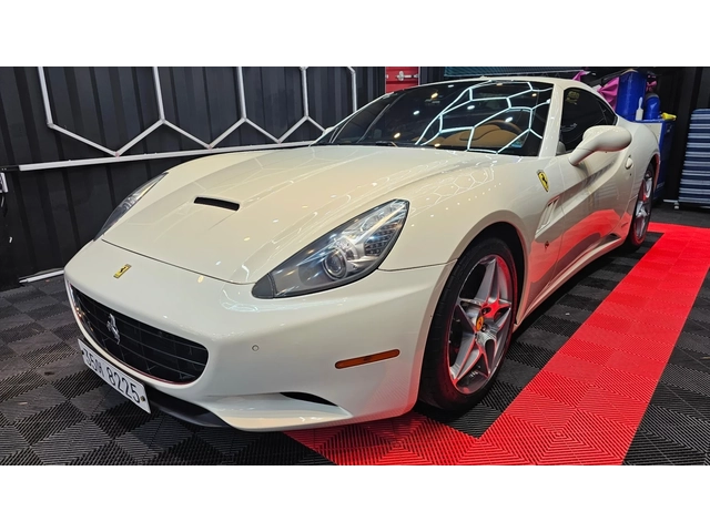 Ferrari California BIANCO AVUS / CUOIO INTERRIOR - автомобили, коли, обяви за нови и употребявани 0