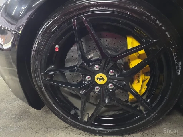Ferrari California 3.9 V8 Carbon Package | Ceramic | Night Package - автомобили, коли, обяви за нови и употребявани 13