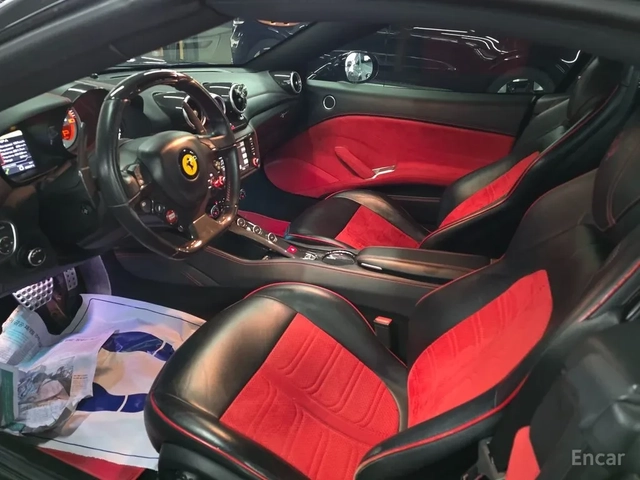 Ferrari California 3.9 V8 Carbon Package | Ceramic | Night Package - автомобили, коли, обяви за нови и употребявани 3