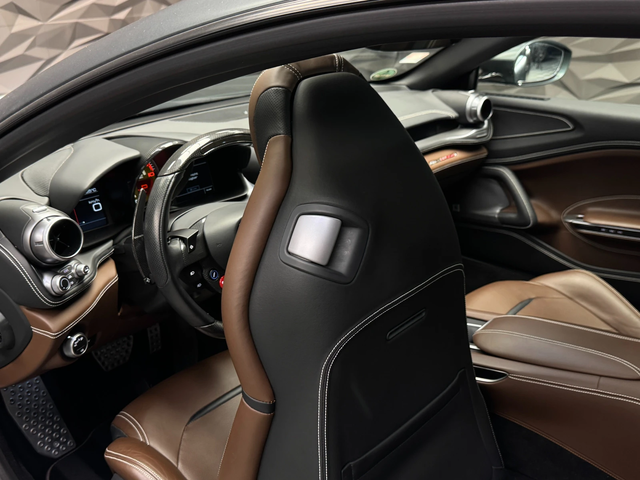 Ferrari GTC4Lusso T V8 Pano* JBL* 360 - автомобили, коли, обяви за нови и употребявани 15