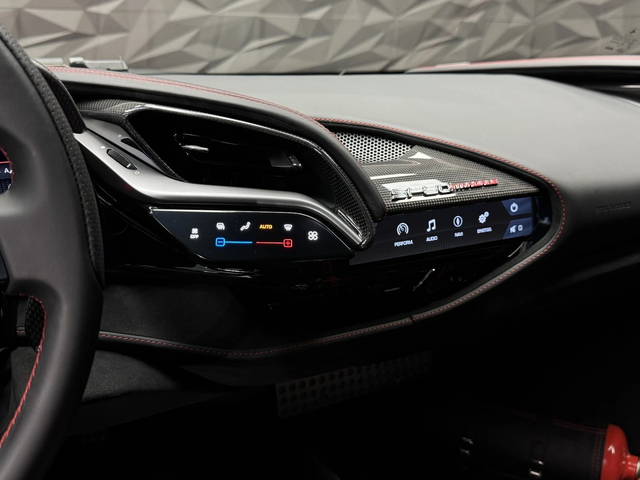 Ferrari SF 90 Stradale Carbon Exclusive - автомобили, коли, обяви за нови и употребявани 15