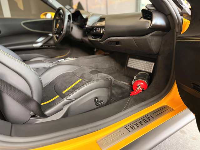 Ferrari SF 90 Stradale* Giallo* Лизинг - автомобили, коли, обяви за нови и употребявани 10
