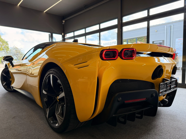 Ferrari SF 90 Stradale* Giallo* Лизинг - автомобили, коли, обяви за нови и употребявани 3