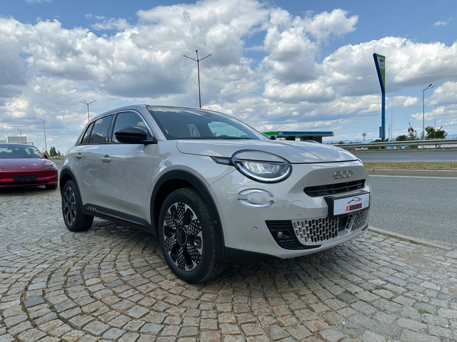Fiat 600 e/LaPrima/PDC/Massage/Kamera - автомобили, коли, обяви за нови и употребявани 0