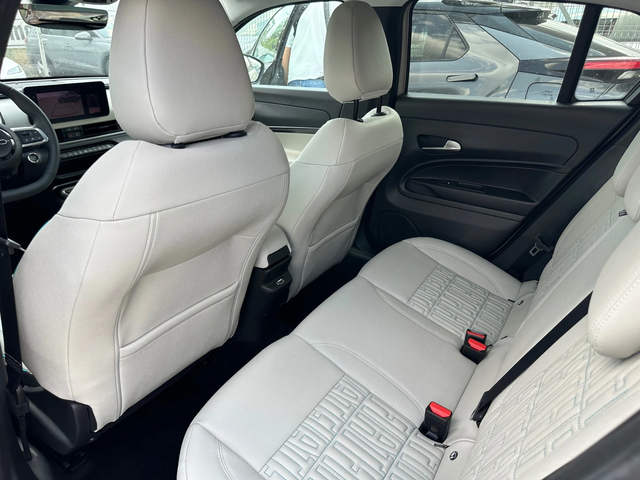Fiat 600 e/LaPrima/PDC/Massage/Kamera - автомобили, коли, обяви за нови и употребявани 11