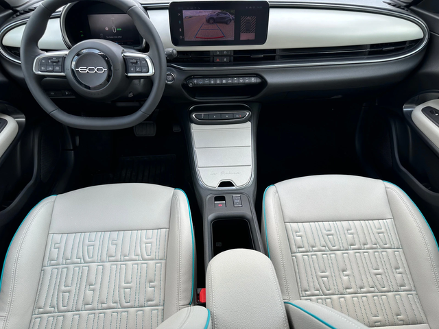 Fiat 600 e/LaPrima/PDC/Massage/Kamera - автомобили, коли, обяви за нови и употребявани 12