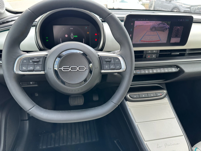 Fiat 600 e/LaPrima/PDC/Massage/Kamera - автомобили, коли, обяви за нови и употребявани 13