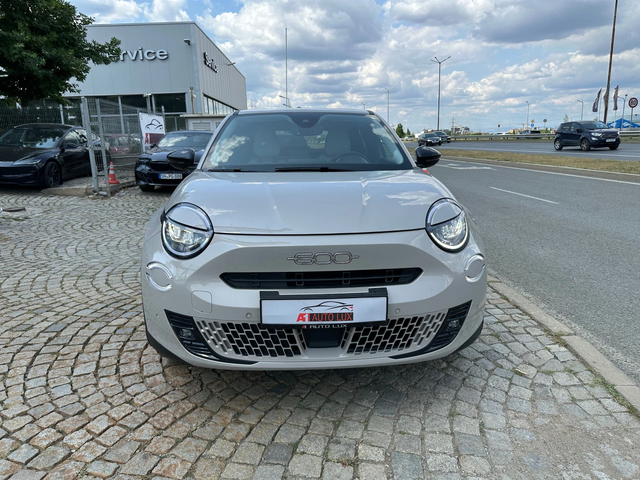 Fiat 600 e/LaPrima/PDC/Massage/Kamera - автомобили, коли, обяви за нови и употребявани 1