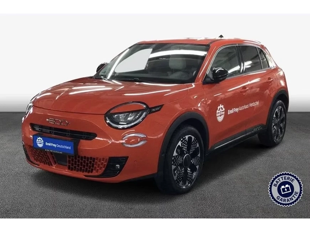 Fiat 600e e La Prima DISTR 360* Winter Pack Keyless Blind-Sp - автомобили, коли, обяви за нови и употребявани 0