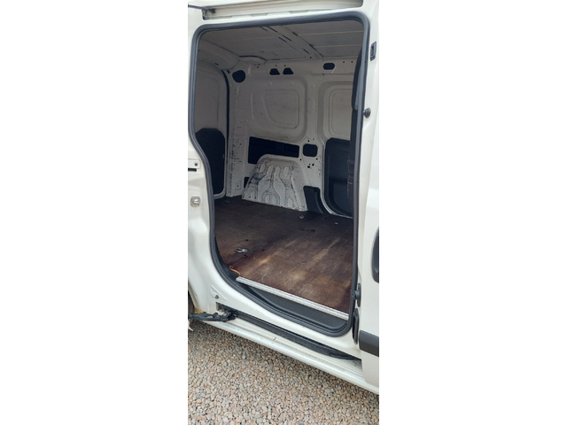 Fiat Doblo 1.6 JTD клима - автомобили, коли, обяви за нови и употребявани 9