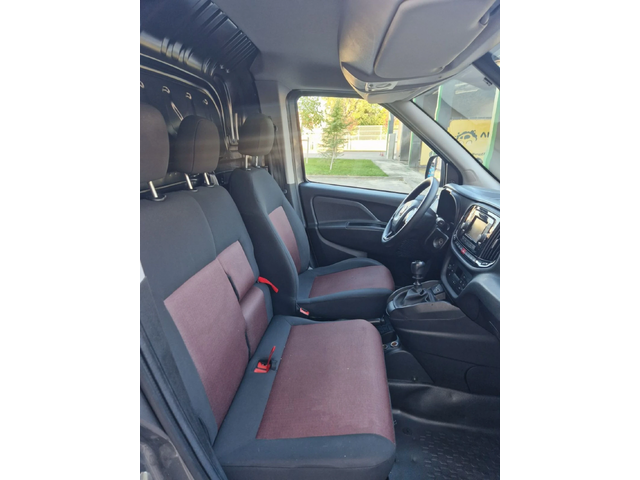 Fiat Doblo 1.6 M-jet.105 к.с. НАВИГАЦИЯ - автомобили, коли, обяви за нови и употребявани 13