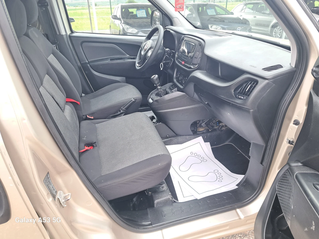 Fiat Doblo 1, 4 I + metan - автомобили, коли, обяви за нови и употребявани 11