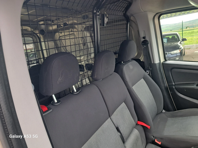 Fiat Doblo 1, 4 I + metan - автомобили, коли, обяви за нови и употребявани 13