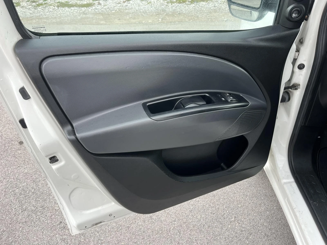 Fiat Doblo 1.4I 95кс EURO 6 КЛИМАТИК - автомобили, коли, обяви за нови и употребявани 6